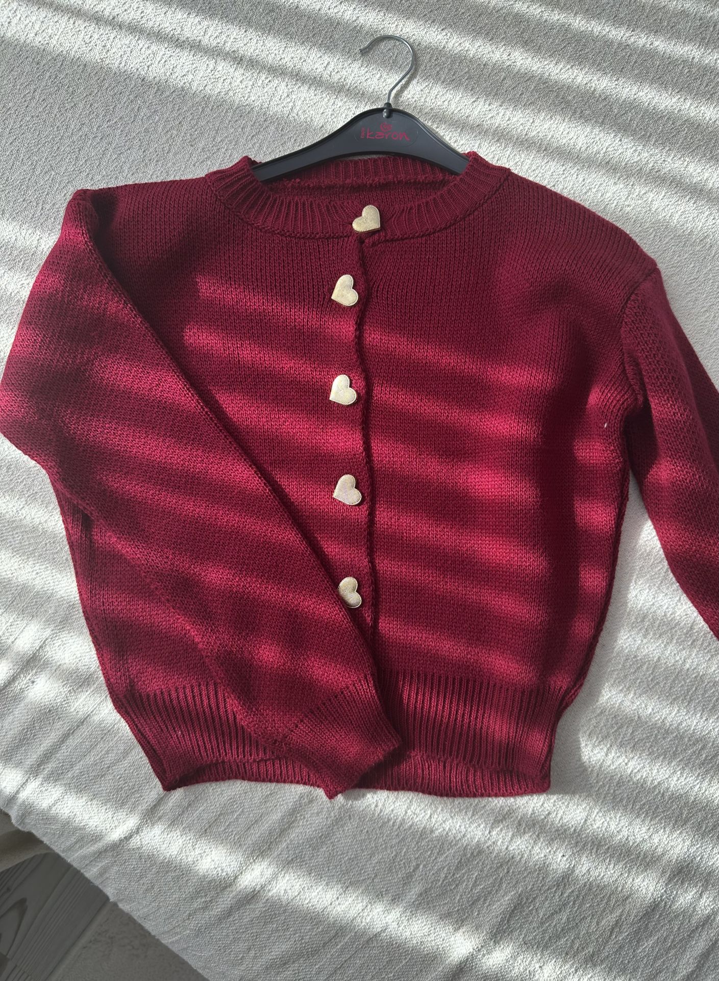 Kalpki düğmeli bordo hırka