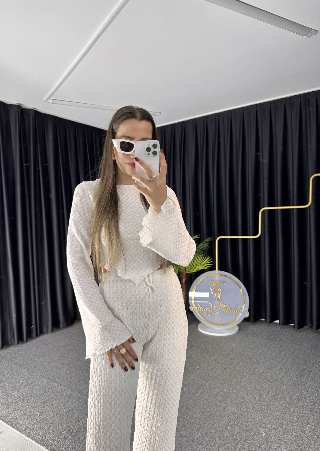 Beyaz İspanyol Kabartmalı Alt Üst Takım