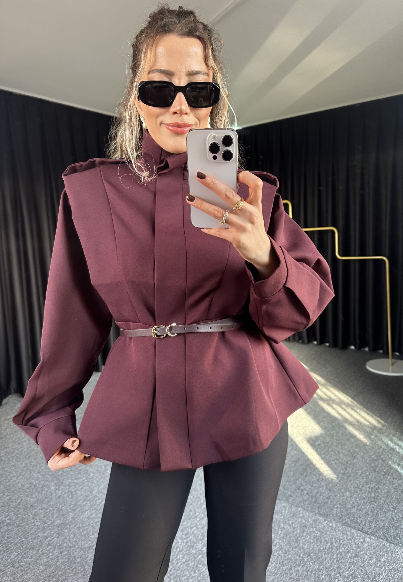 Apoletli Dik Yaka Tarz Gömlek Bordo