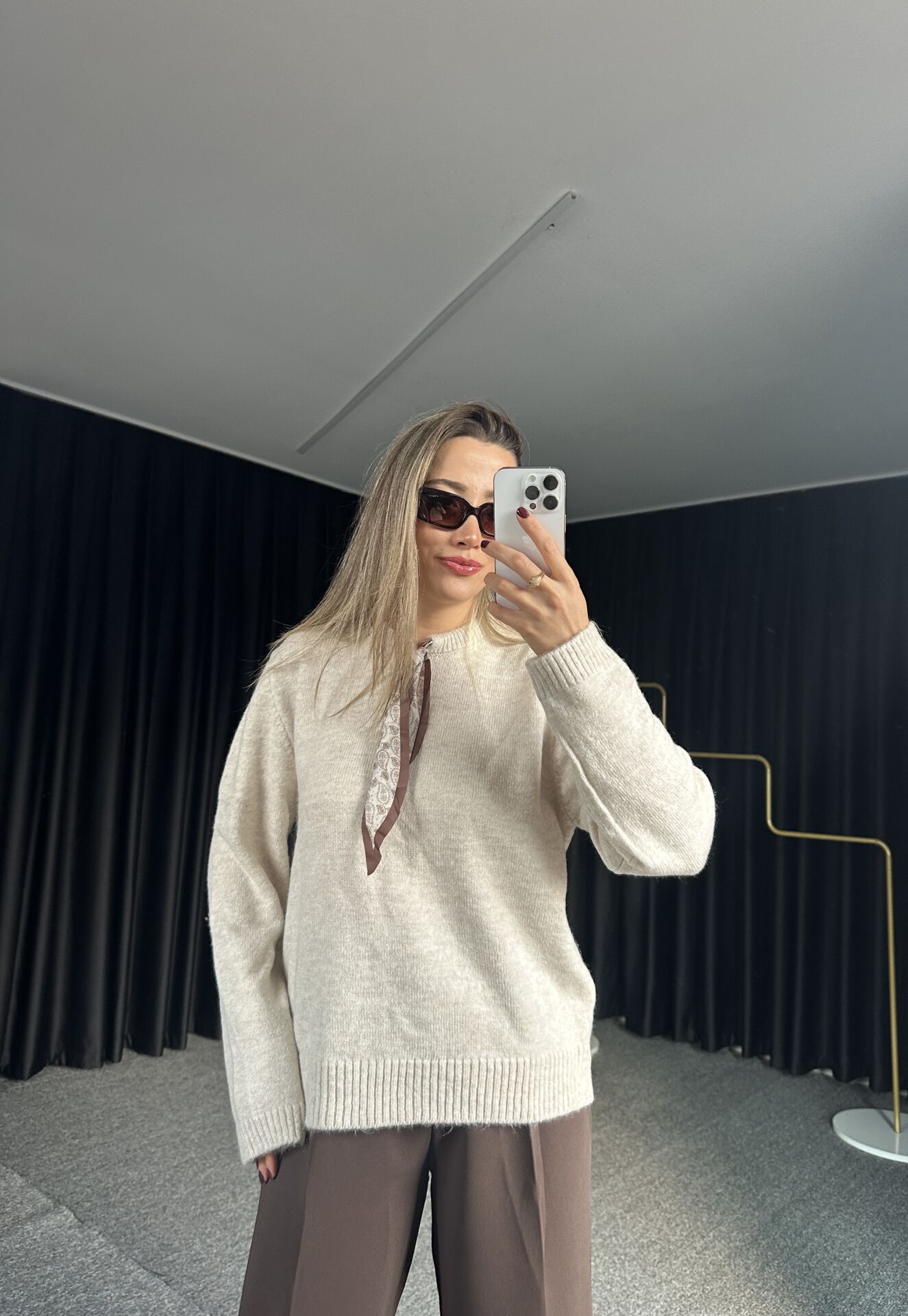 Kendinden Fularlı Krem Kazak