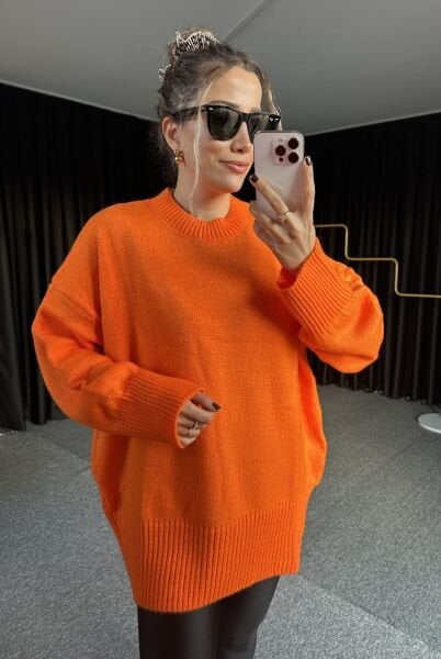 OVERSIZE TURUNCU TRİKO