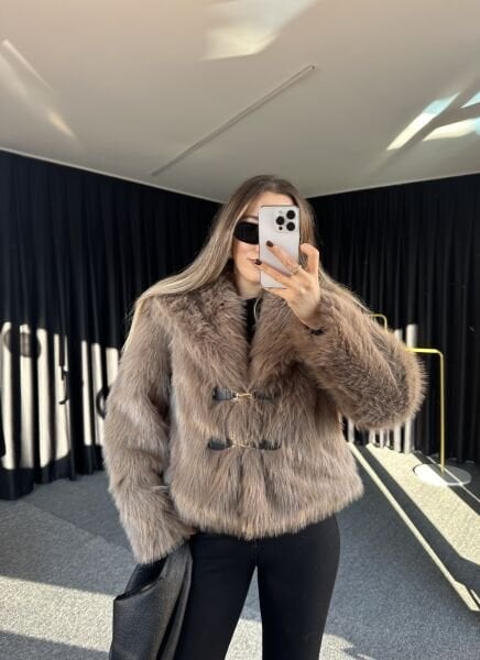 DERİ AKSESUARLI KÜRK CEKET